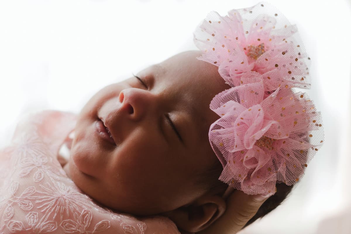 Baby Names: आपकी राजकुमारी पर और भी खूबसूरत लगेंगे ये ट्रेंडी नाम, सुनने वाले भी जमकर करेंगे तारीफ