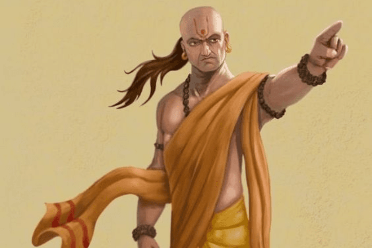 Chanakya Niti: चाणक्य के अनुसार ये व्यक्ति होते हैं अहंकारी, जानें अहंकार से कैसे बचें?