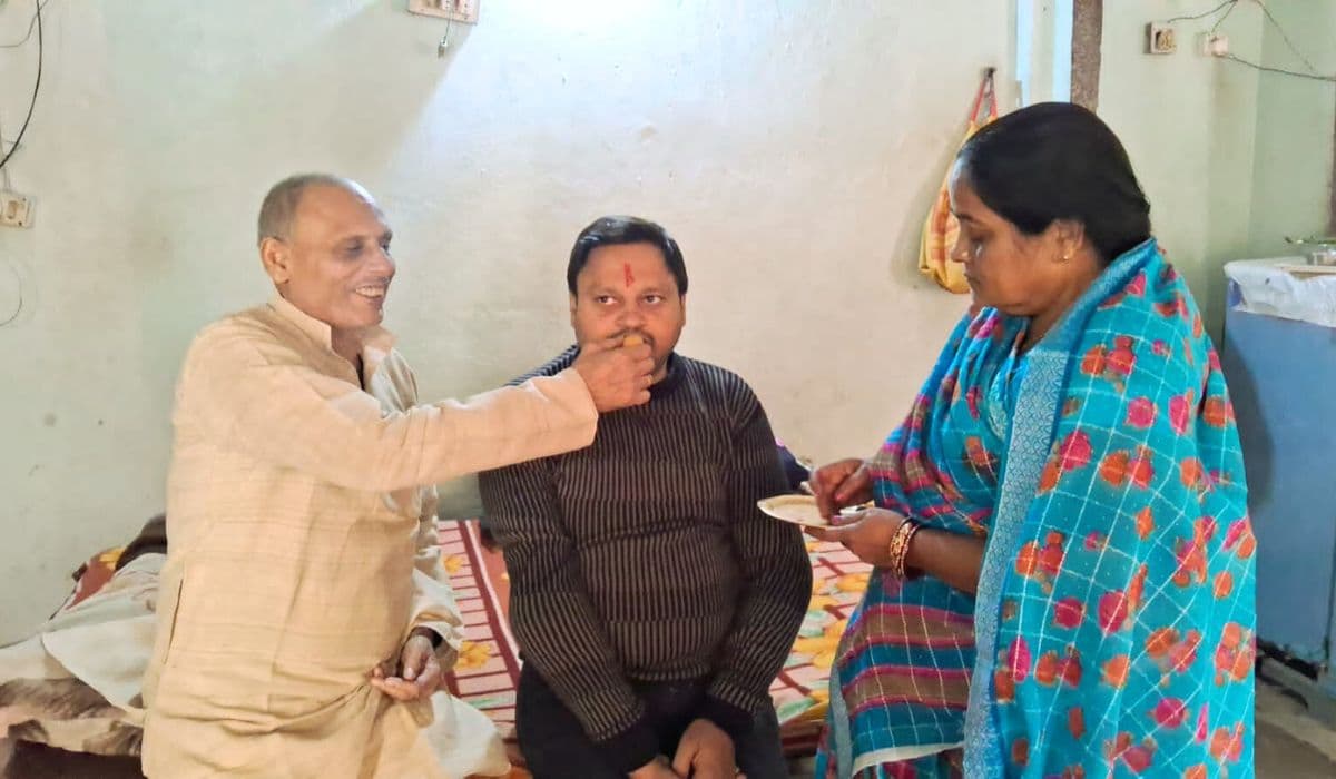 12 घंटे की नौकरी के बाद करते थे पढ़ाई, अब BPSC पास कर बने राजस्व अधिकारी, पढ़िए गया के चंदन की कहानी