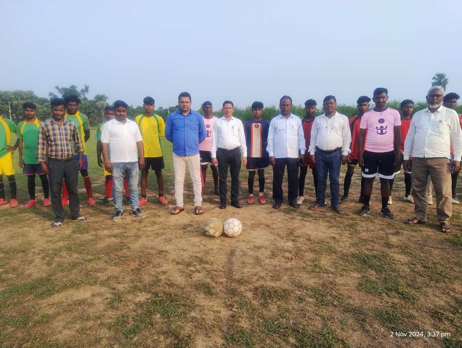 जोड़बाहिंगा की टीम ने जीता फ्रेंडशिप फुटबॉल टूर्नामेंट