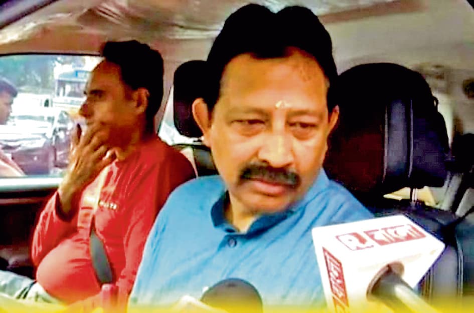 सीएम आवास पर भाईफोटा की धूम पहुंचे मंत्री से लेकर तृणमूल नेता भी