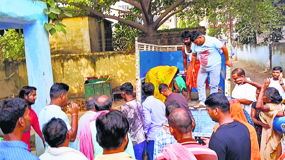Hajipur News : सड़क हादसे में पीएचइडी के कर्मचारी की गयी जान