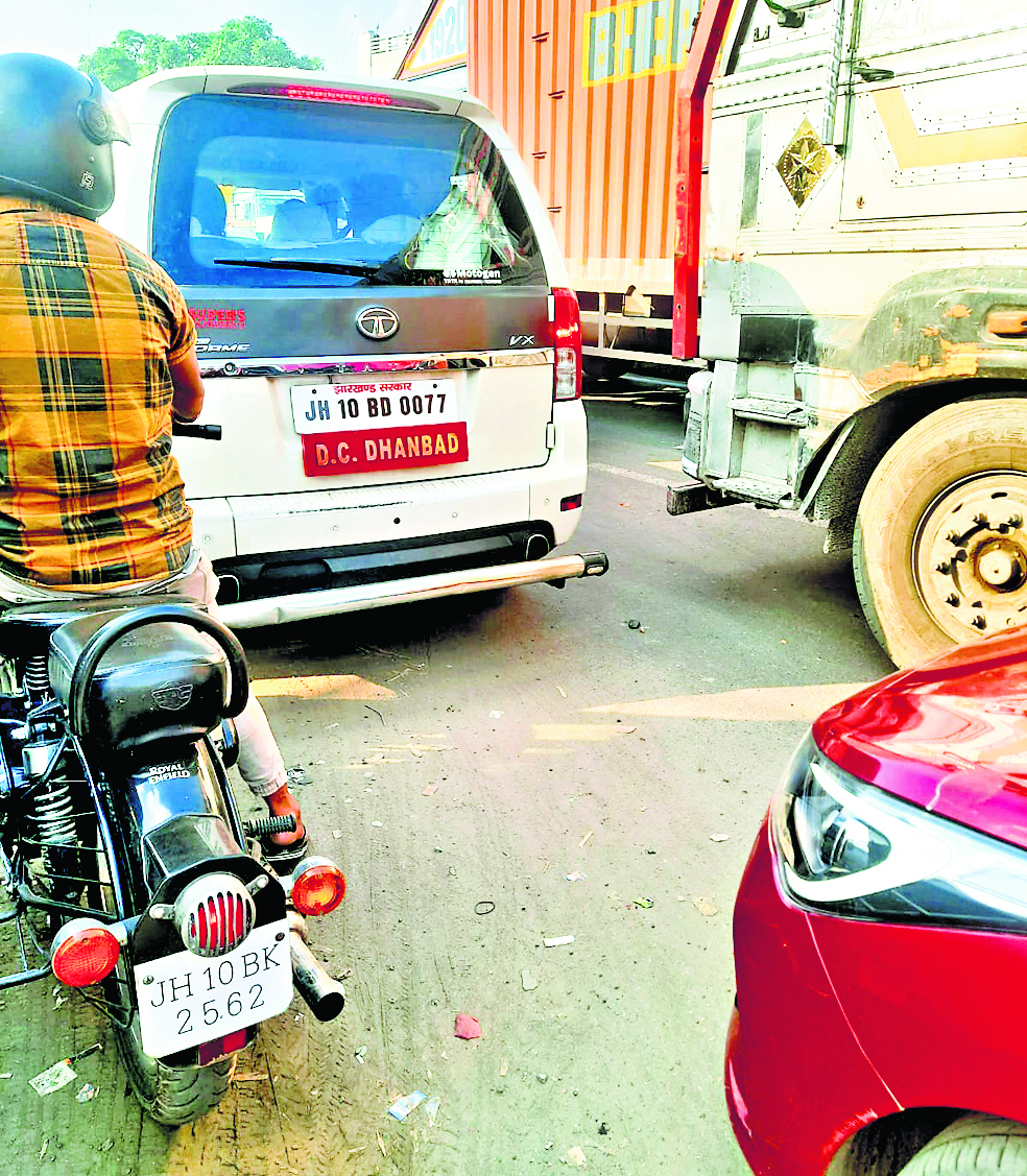 Dhanbad News : सड़क हादसे में कोलाकुसमा के युवक की मौत