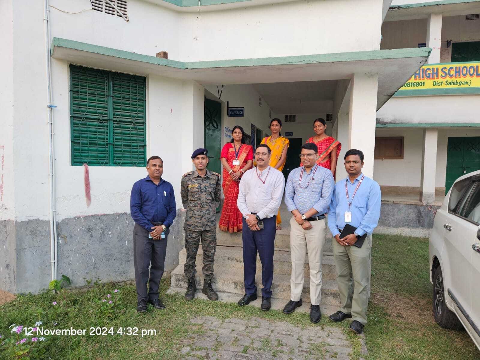प्रशासनिक : ऑब्जर्वर ने बरहरवा व कोटालपोखर के बूथों का किया निरीक्षण
