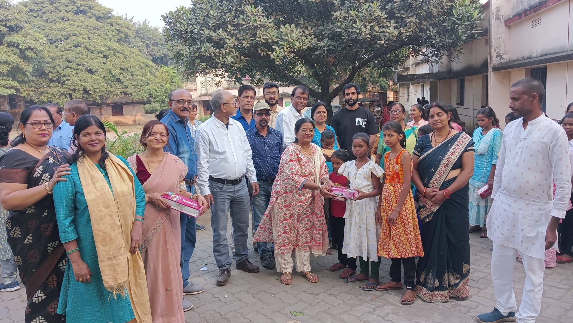 Giridih News :सारे काम छोड़ दें, सबसे पहले वोट दें
