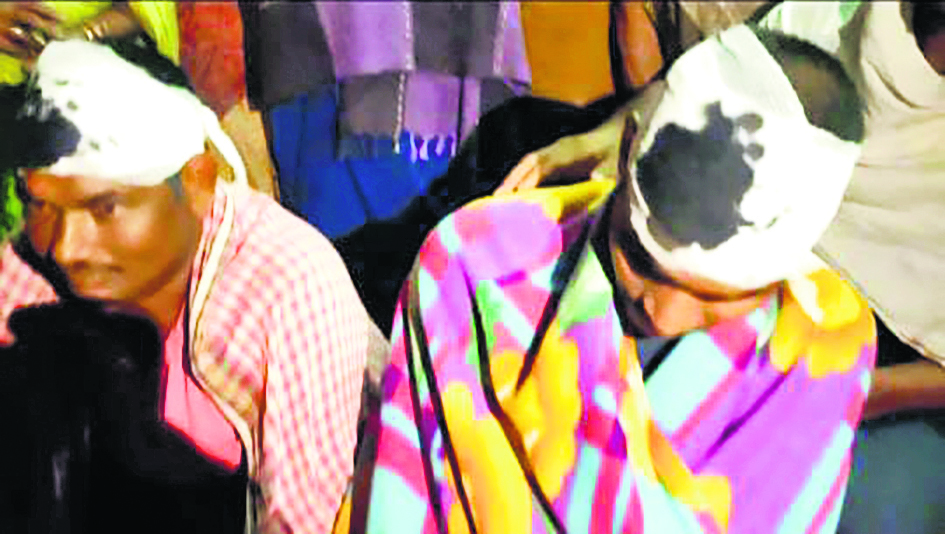 भूमि अधिग्रहण के खिलाफ धरना देते ग्रामीणों से धक्का-मुक्की, तबीयत बिगड़ने से एक की मौत