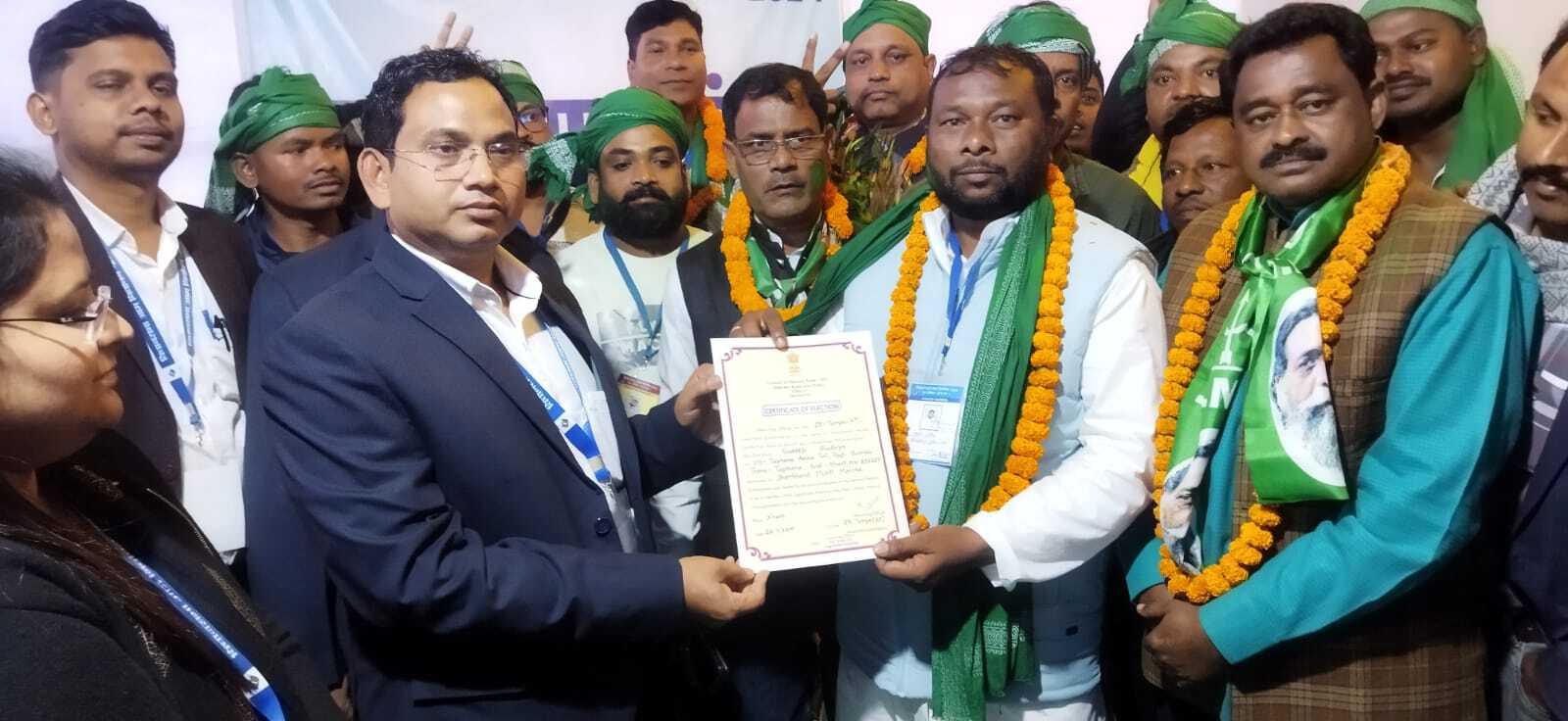 12 राउंड में झामुमो को और एक राउंड में भजपा को मिली बढ़त