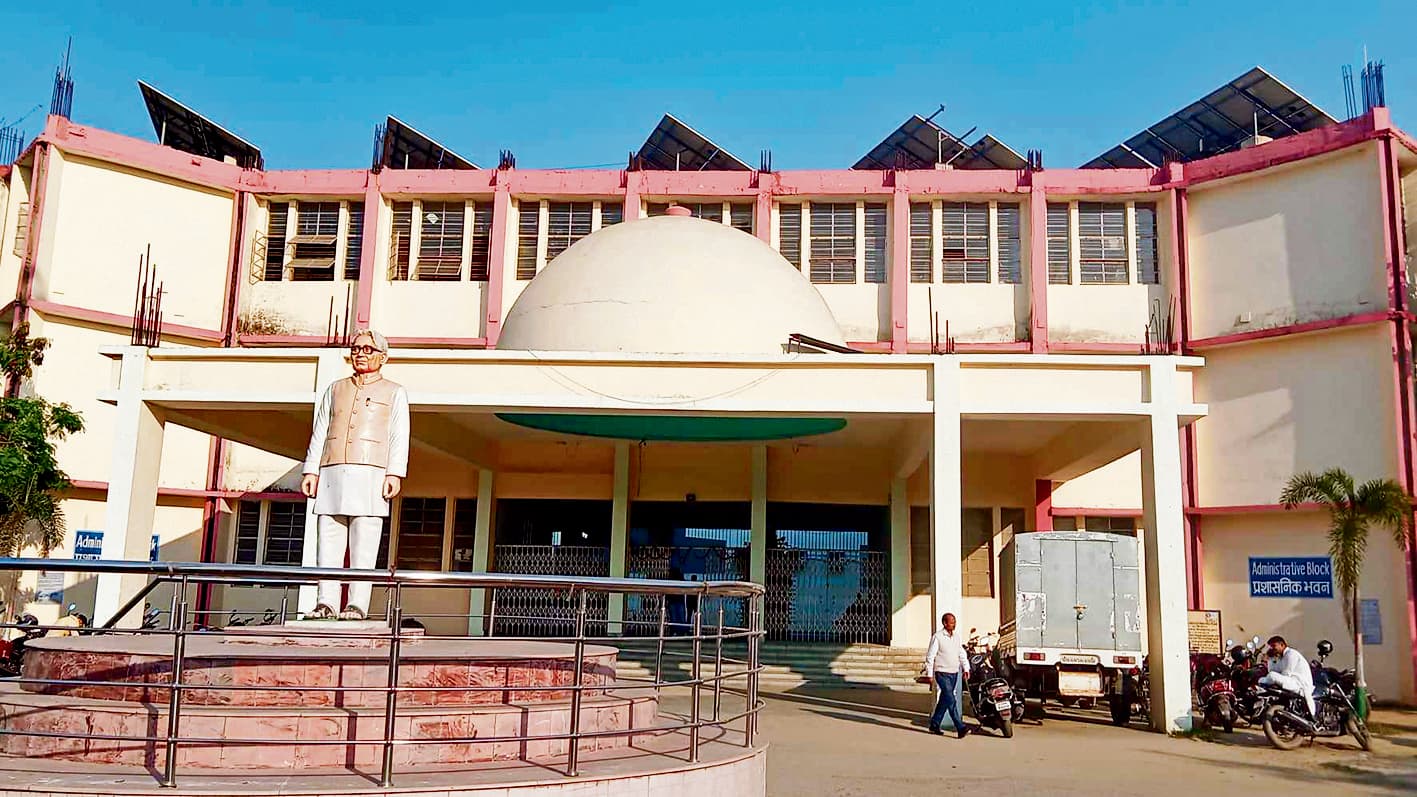Chhapra News : स्नातक की प्रैक्टिकल और वायवा से वंचित छात्रों को मिला अवसर