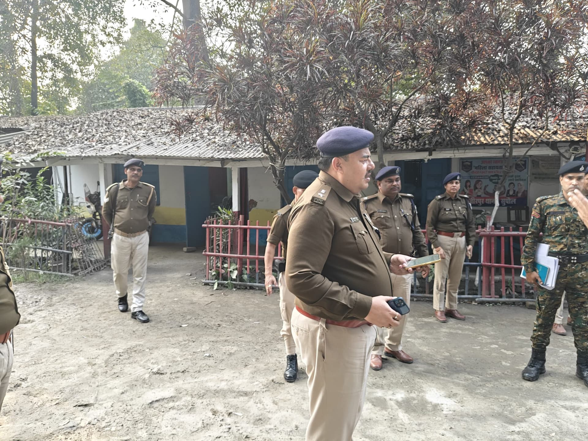 एसपी वीरपुर थाने का किया निरीक्षण, लंबित कांड व अनुसंधान की हुई समीक्षा