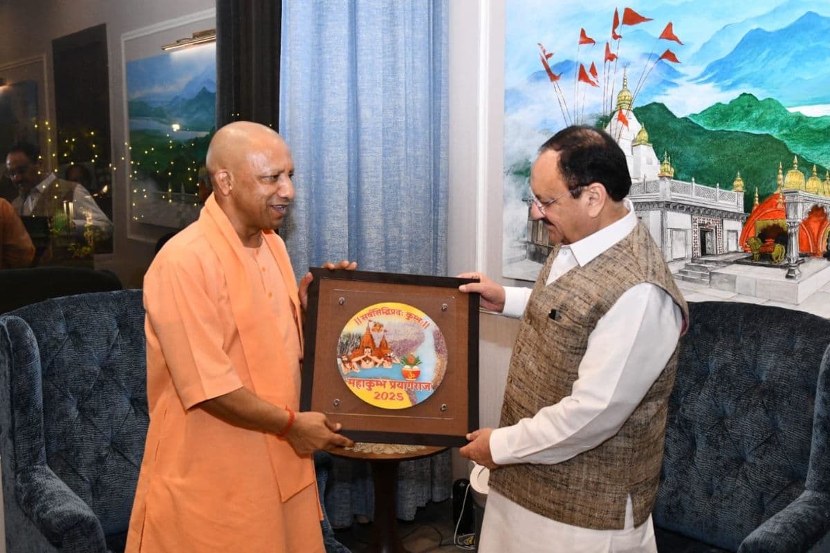 Yogi Adityanath: उपचुनाव से पहले पीएम मोदी और नड्डा से मिले योगी आदित्यनाथ, महाकुंभ में आने का दिया न्योता