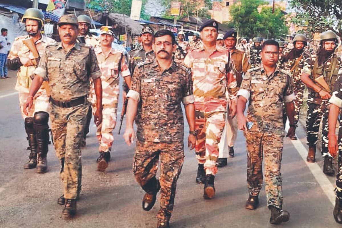 Jharkhand Election 2024: वोटिंग के दौरान सभी विभाग अलर्ट, पुलिस और स्वास्थ्यकर्मियों की बूथों पर तैनाती