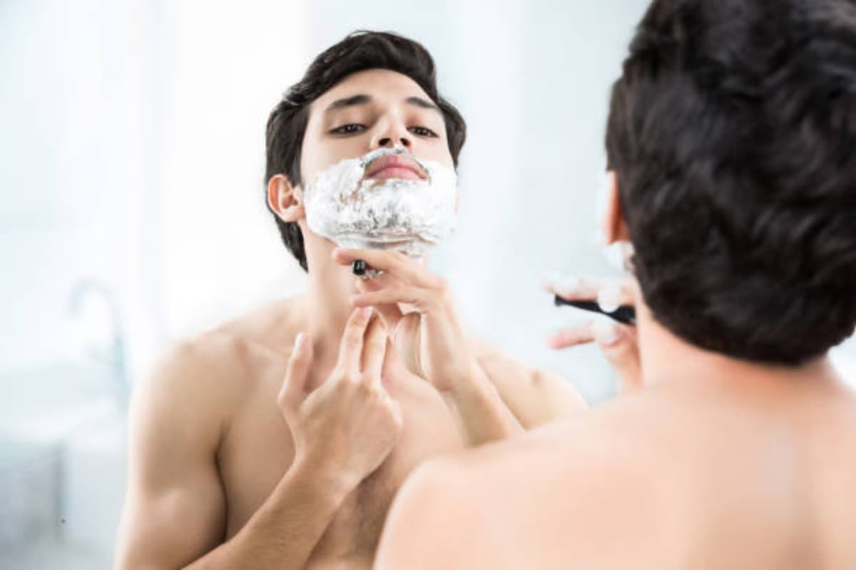 Skincare Tips: आधे से ज्यादा लोग नहीं जानते शेव करने का सही तरीका, करते हैं कई गलतियां