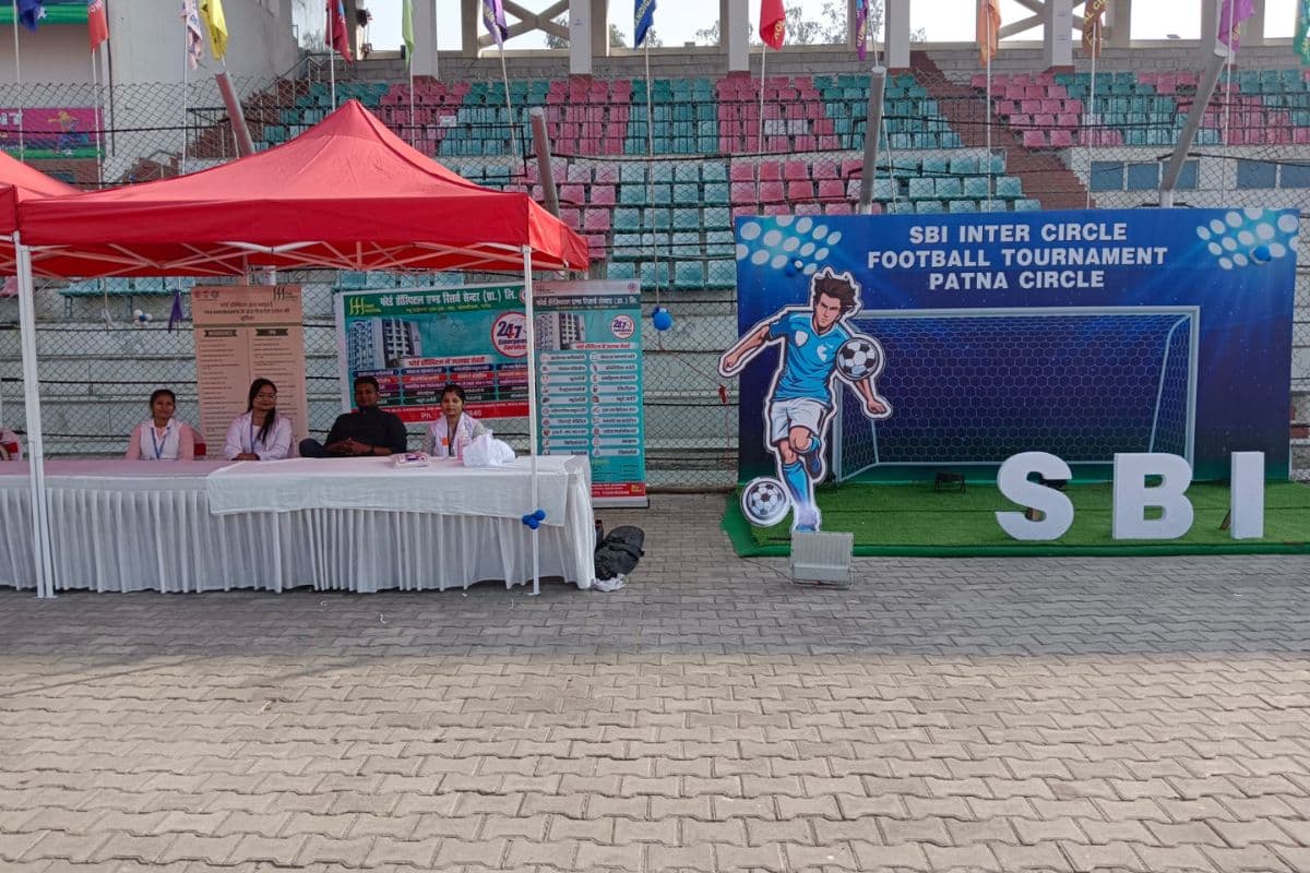 Patna: SBI ने किया इंटर सर्कल फुटबॉल टूर्नामेंट का आयोजन, खिलाड़ियों के लिए मौजूद रहे फोर्ड हॉस्पिटल के डॉक्टर