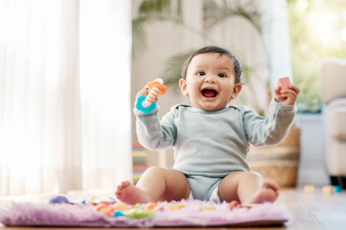 Baby Names: बच्चों को दें विभिन्न देवताओं के ये शानदार नाम, शायद ही पहले सुने होंगे ये नाम