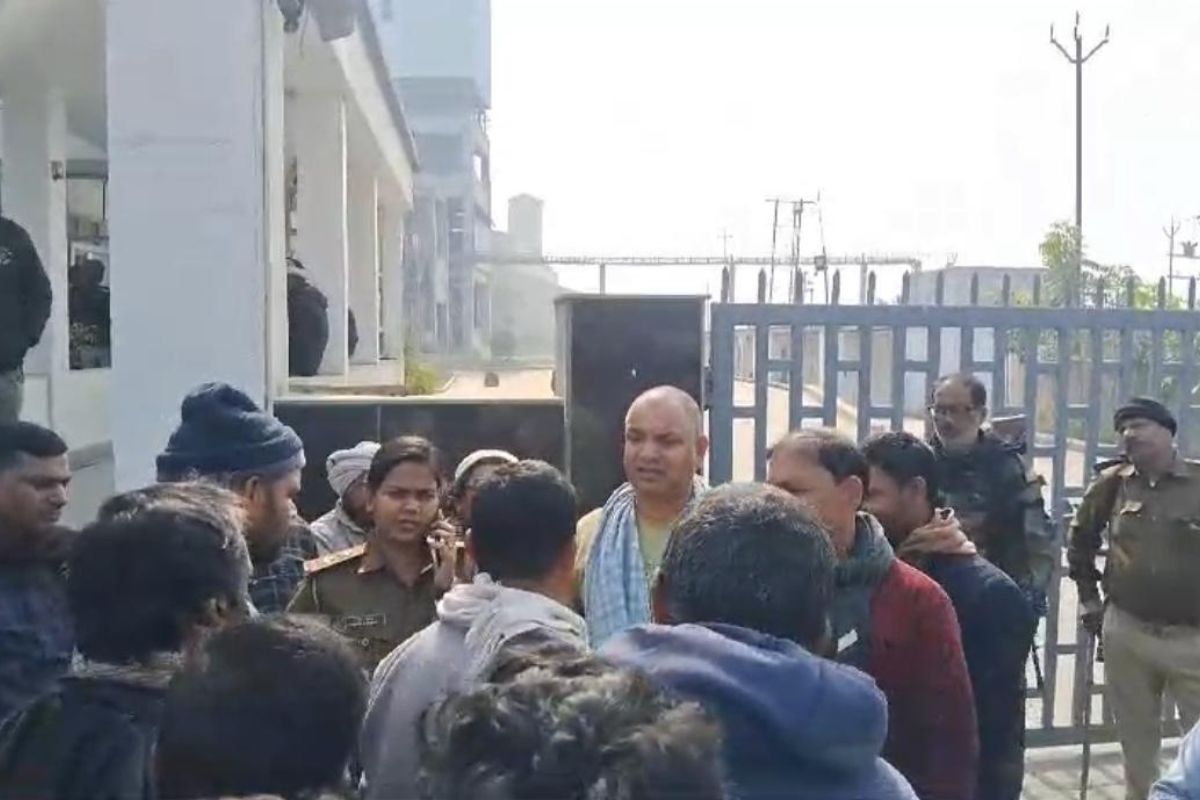 Bihar News: मजदूर की मौत से समस्तीपुर की सीमेंट फैक्ट्री में हंगामा, पुलिस जांच में जुटी
