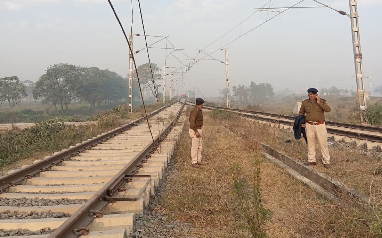 बिहार में चोरों की करतूत से पौने घंटे खड़ी रही एक्सप्रेस ट्रेन, ड्राइवर को अचानक लगाना पड़ गया ब्रेक