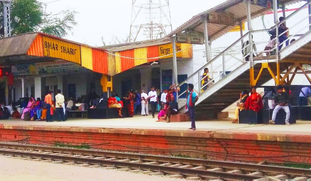 Bihar News: अब नए रूप में दिखेगा बिहार का यह रेलवे स्टेशन, आधुनिक सुविधाओं से होगा लैस…