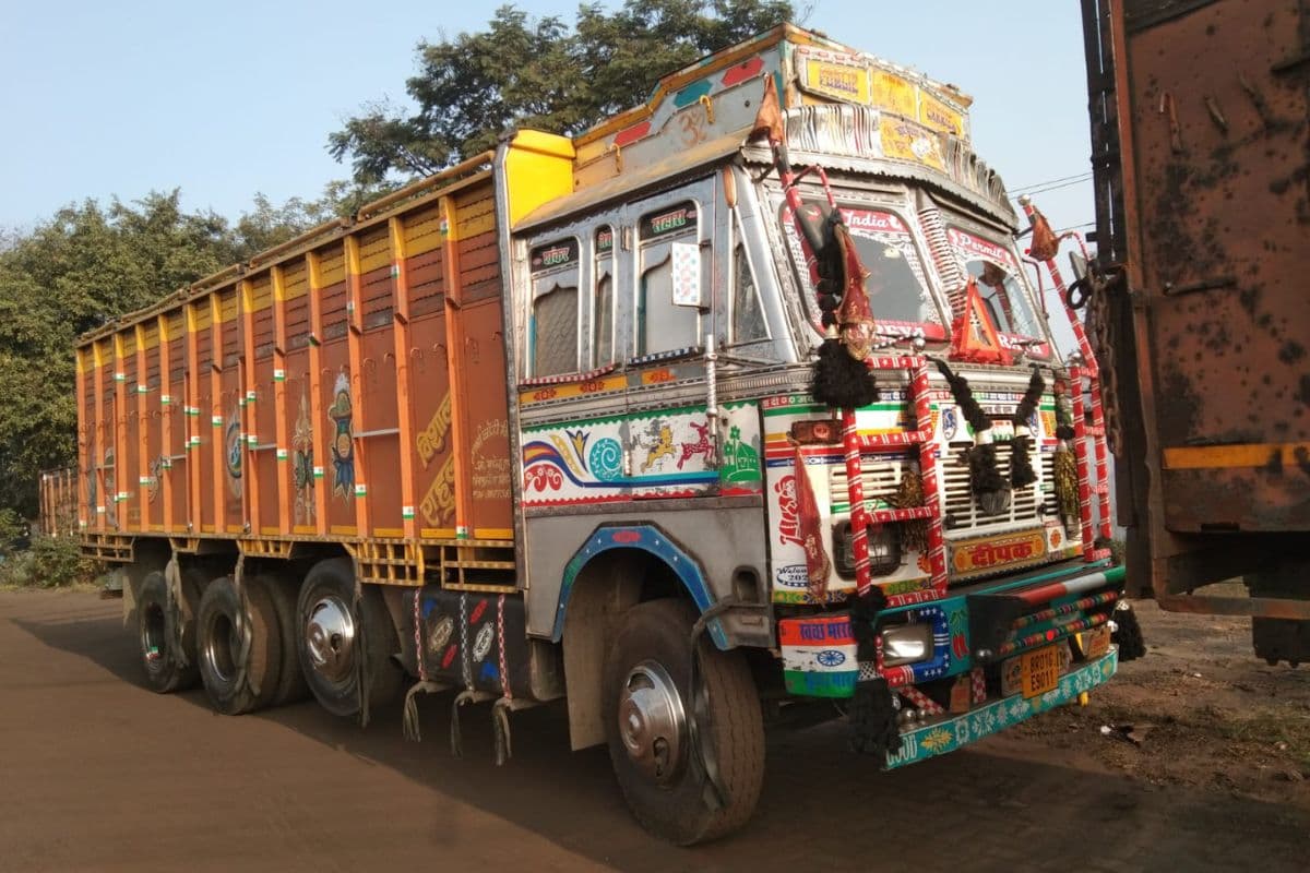 धनबाद में अपराधियों का दुस्साहस! खैनी देने से मना करने पर ट्रक ड्राइवर और खलासी को मार दी गोली