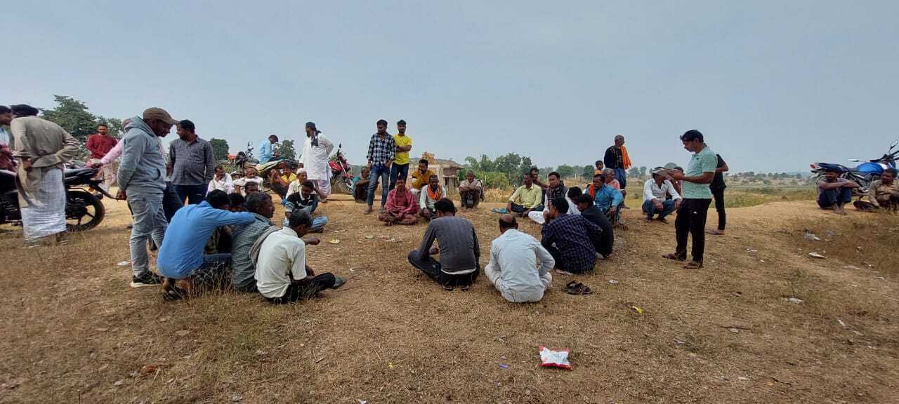 Gaya News : पैक्स चुनाव में भी पुल व रोड नहीं होने का मुद्दा बना वोट बहिष्कार का कारण
