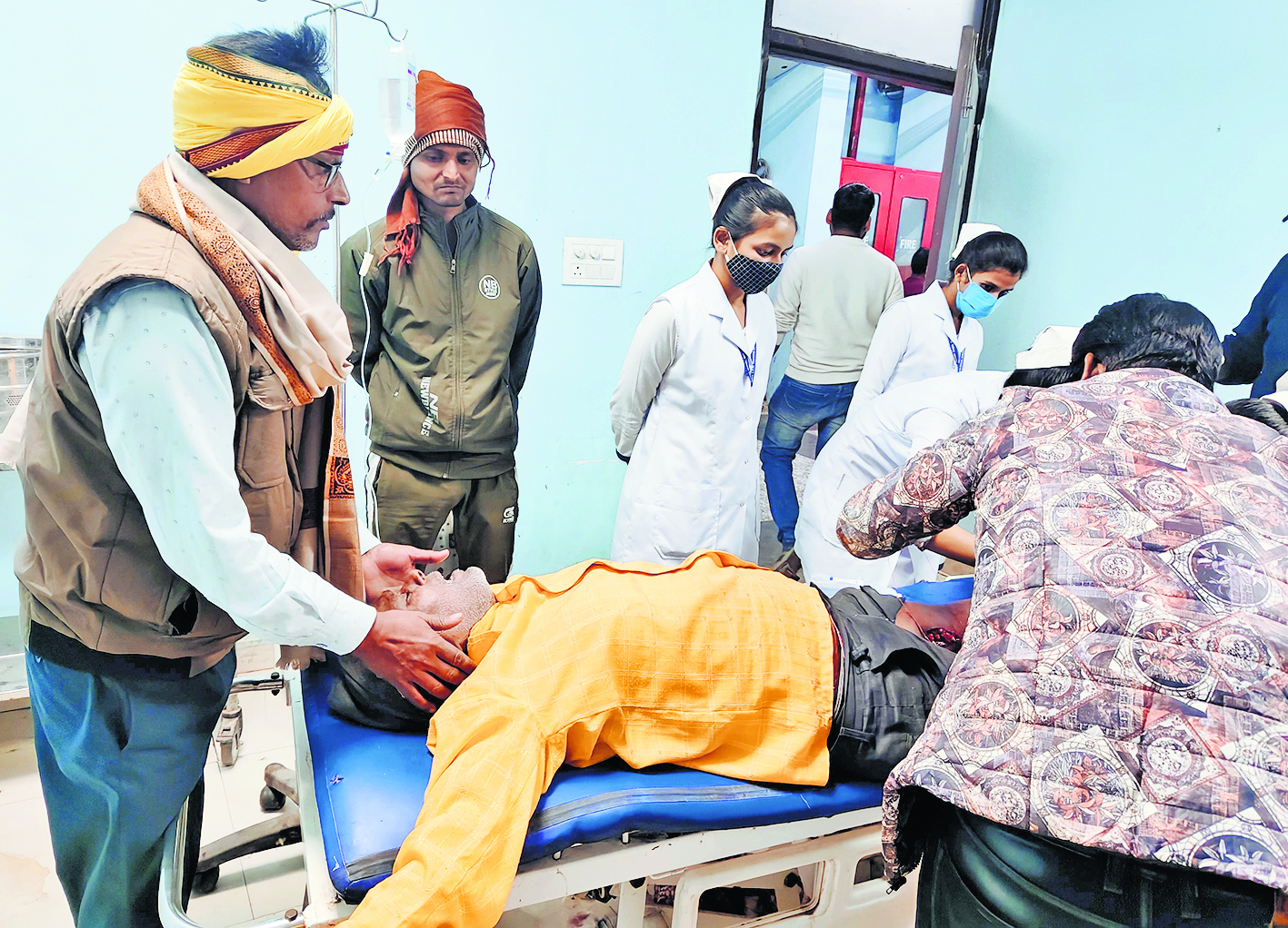 सवारी बस ने यात्री को कुचला गंभीर हालत में पटना रेफर