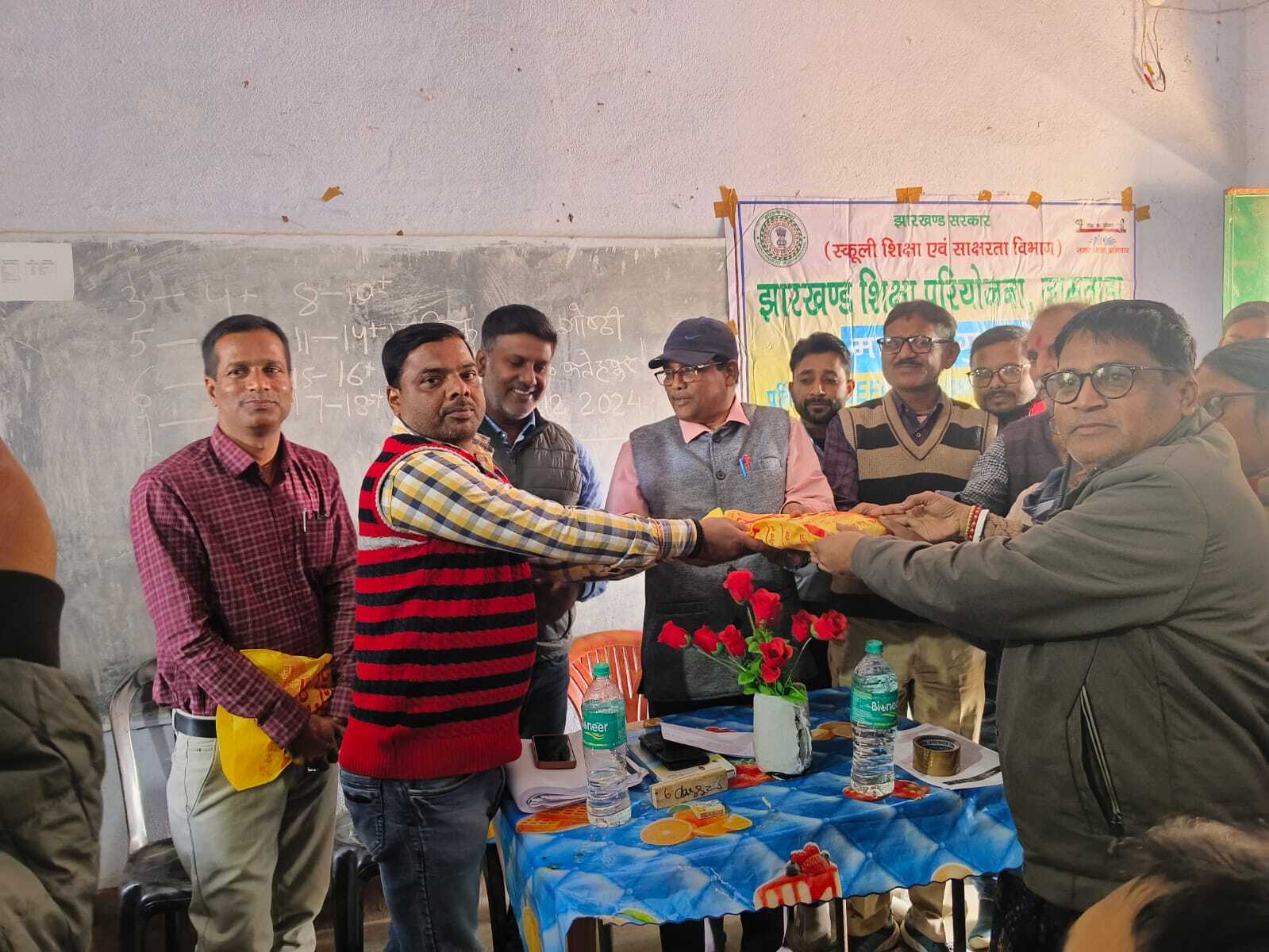 शिक्षक समय पर स्कूल पहुंचना करें सुनिश्चित : बीइइओ