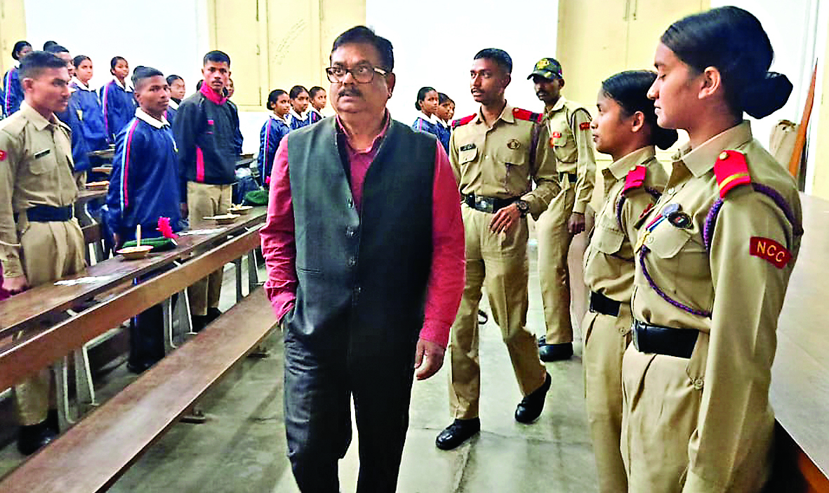 ranchi news : डीएसपीएमयू के वीसी ने विभागों का निरीक्षण किया, परीक्षा की जानकारी ली