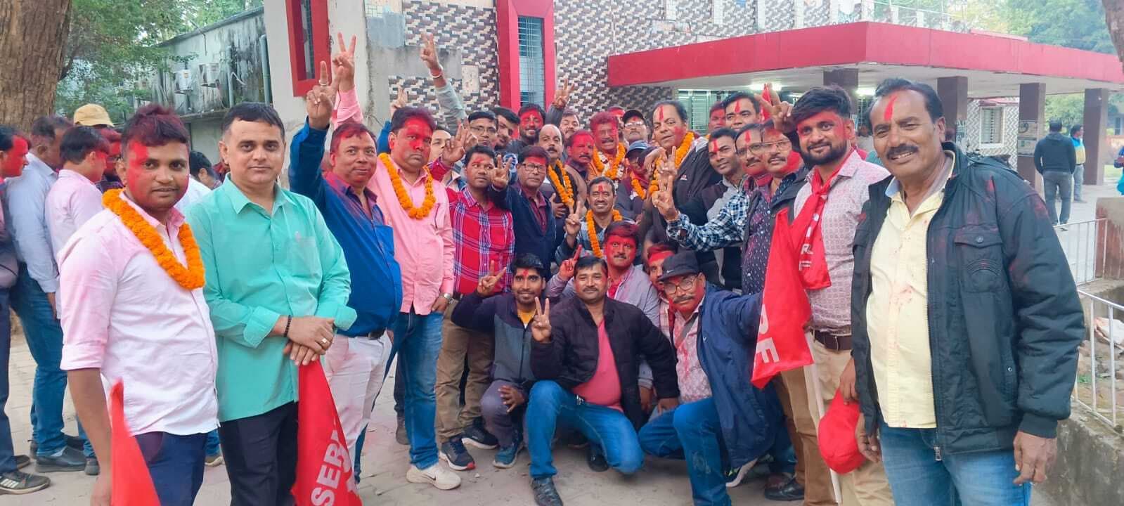 Chaibasa News : 11 साल बाद रेलवे मेंस यूनियन को चक्रधरपुर रेल मंडल में मिली मान्यता