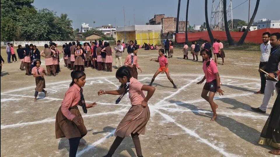 दो सौ मीटर रेस : सीनियर में हर्ष, जूनियर में रोशन अव्वल