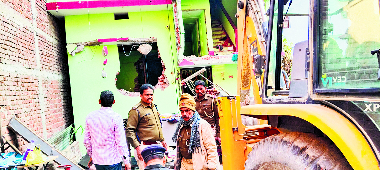 Gaya News : कुंदन सिंह हत्याकांड में एक और आरोपित के घर पर चला बुलडोजर