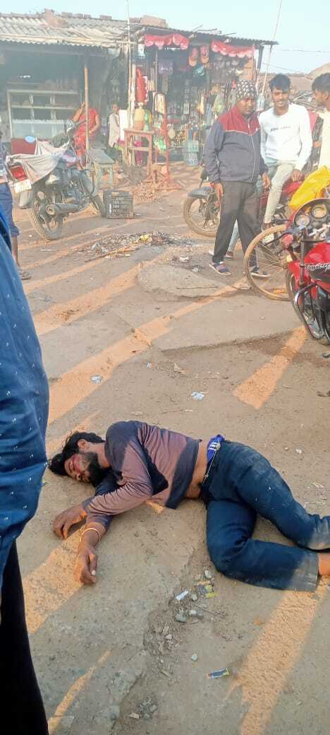 दो बाइकों की टक्कर में एक व्यक्ति घायल