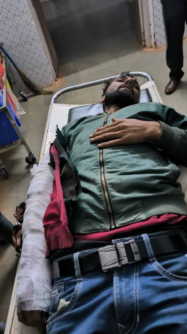 सड़क दुर्घटना में एक की मौत, तीन घायल