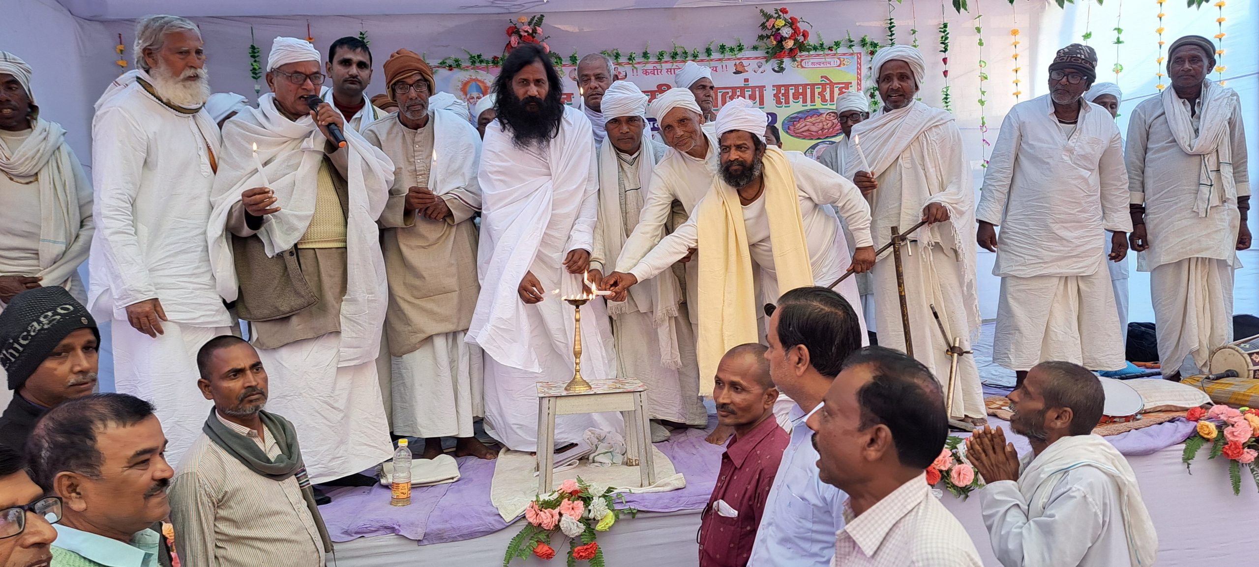 मानव जीवन में सत्संग व गुरु का होना अनिवार्य : मनमोहन साहेब