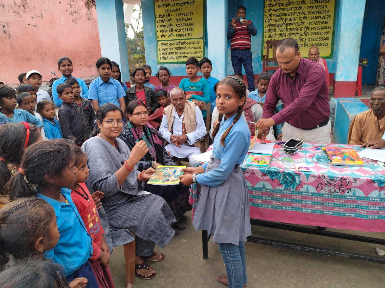 शिक्षक व अभिभावक संगोष्ठी में बच्चों की शत प्रतिशत उपस्थिति पर दिया बल