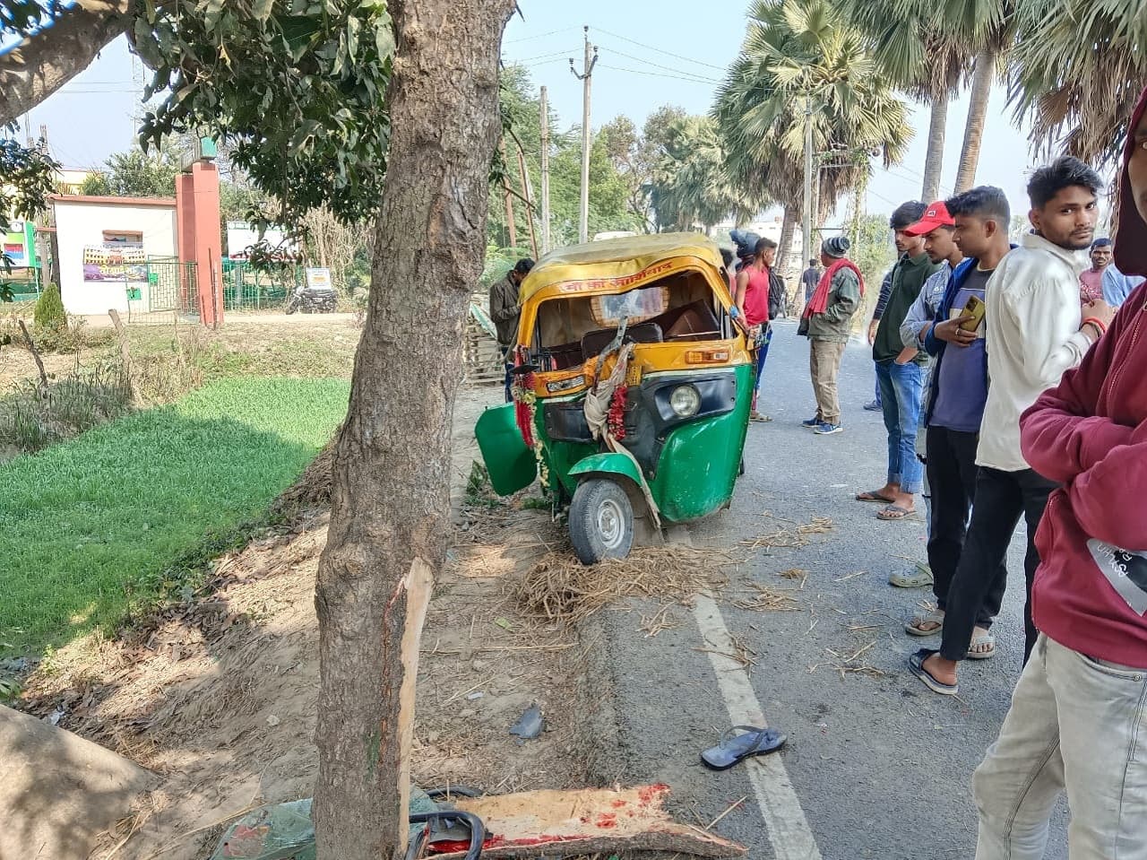 Bihar News: सहरसा में पेड़ से टकरायी तेज रफ्तार ऑटो, इलाज कराने जा रहे बुजुर्ग पति-पत्नी की मौत
