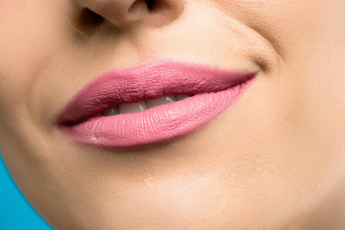Lip Care Tips: सर्दियों में अब नहीं सहना पड़ेगा फटे होंठों का दुख, इन घरेलू नुस्खों से रहेंगे सॉफ्ट और गुलाबी