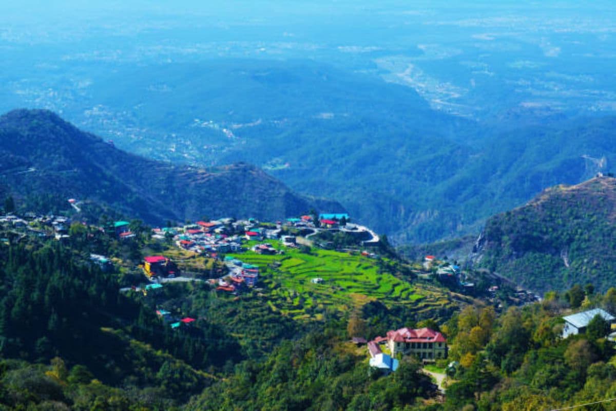 Travel Tips: ठंड में भी गर्मी का देगा मजा, भारत के इन इलाकों की करें सैर