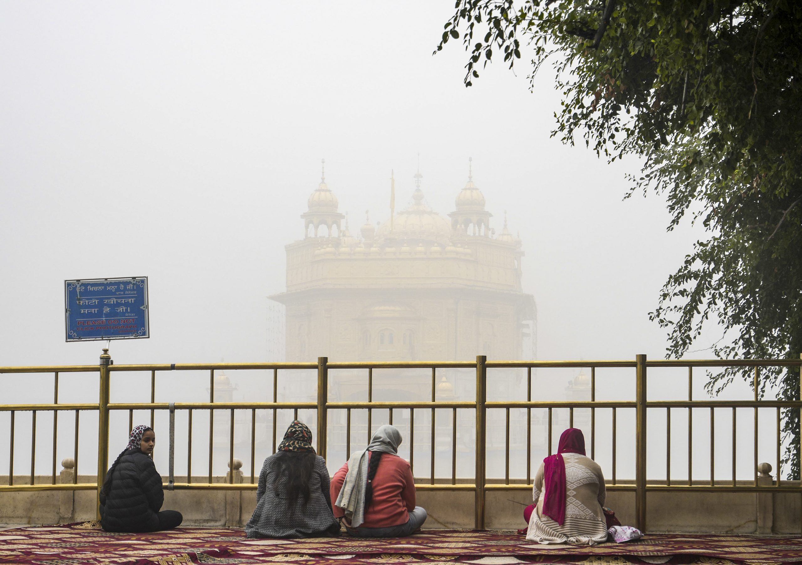 Weather Forecast: उत्तर भारत में कोहरा-शीतलहर और सर्दी का ट्रिपल अटैक, बारिश-बर्फबारी बढ़ाएगी मुसीबत