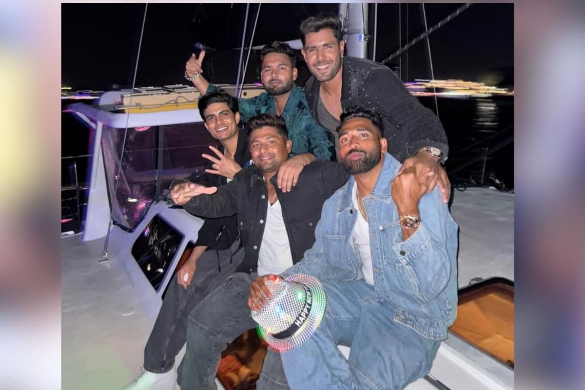 सिडनी में नए साल का जश्न, ऋषभ पंत और शुभमन गिल के साथ क्रूज पर सेलीब्रेशन करते नजर आए साथी खिलाड़ी 