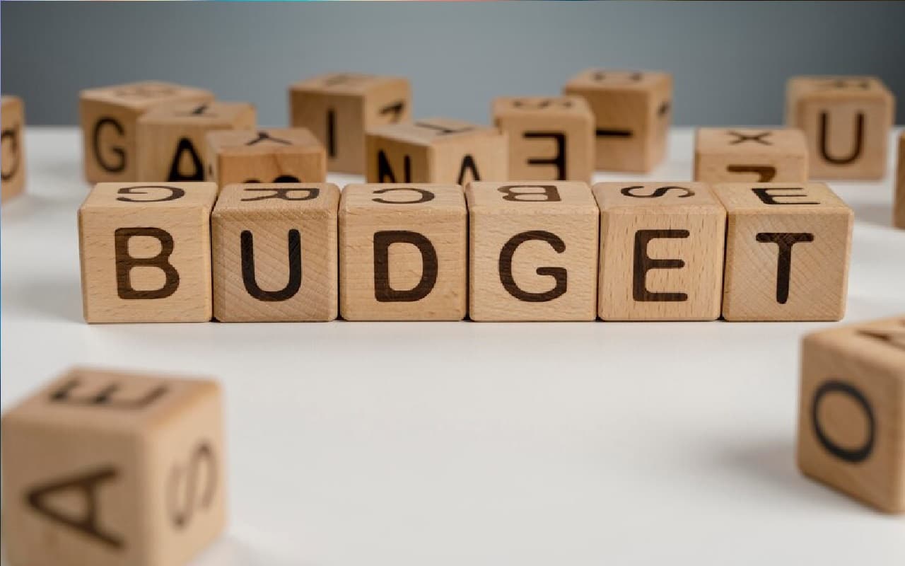 Budget 2025: एसआईपी और म्यूचुअल फंड जाएंगे भूल, बजट में फिक्स्ड डिपॉजिट पर तगड़ा बेनिफिट दे सकती है सरकार