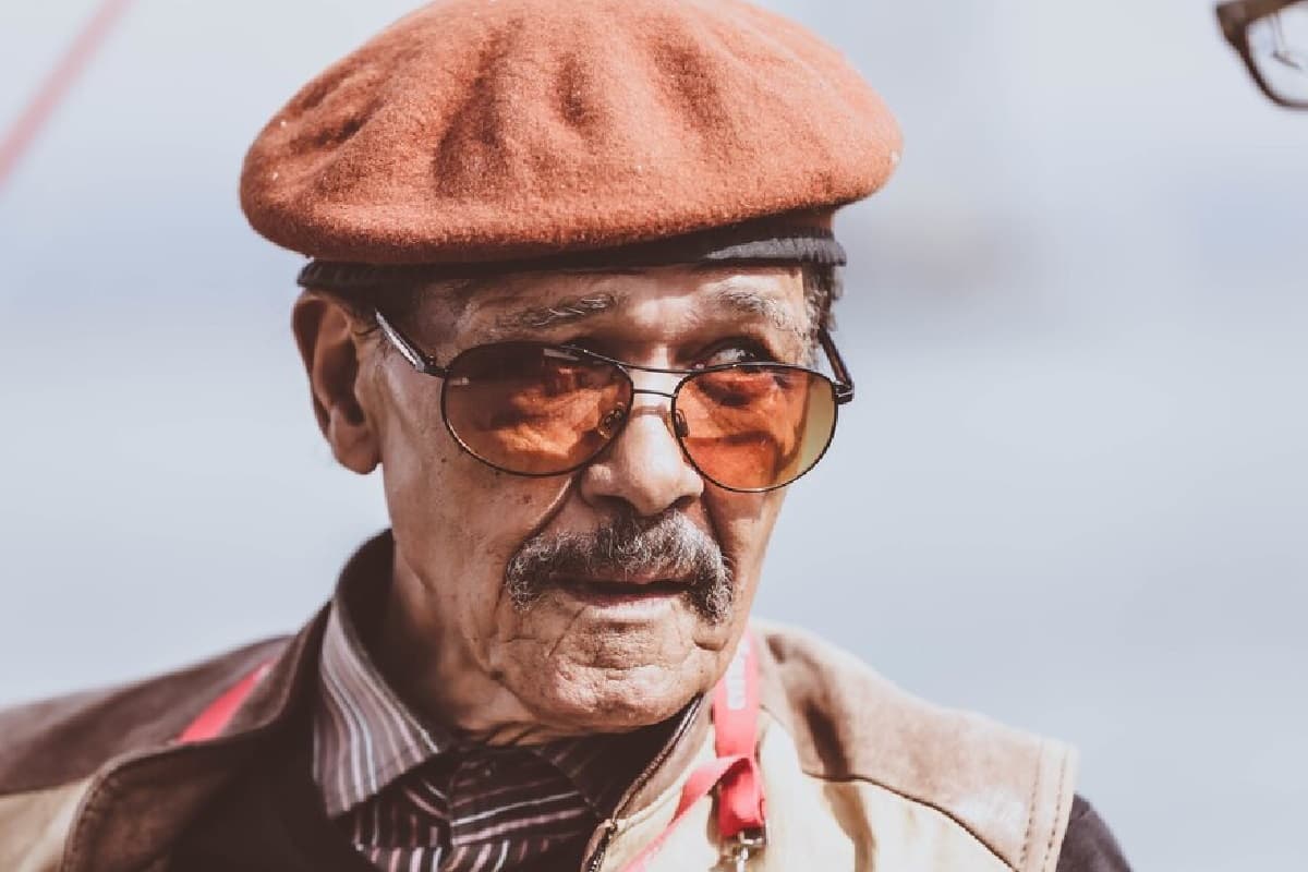 Budget 2025-26: वरिष्ठ नागरिकों को मिल सकती है बड़ी राहत, टैक्स छूट से लेकर स्वास्थ्य सुविधाओं तक का लाभ!