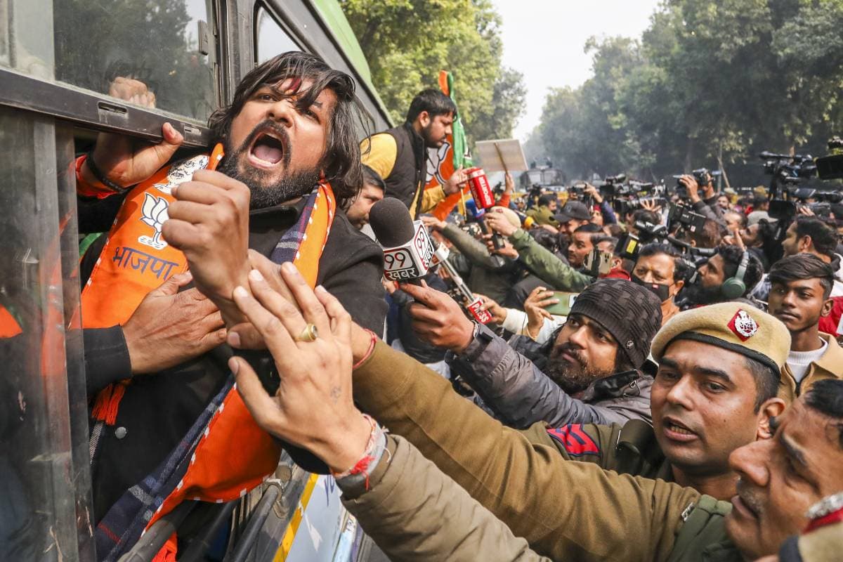 Delhi Election 2025 : ‘लिट्टी चोखा खाएंगे, केजरीवाल भगाएंगे’, बीजेपी का नया नारा