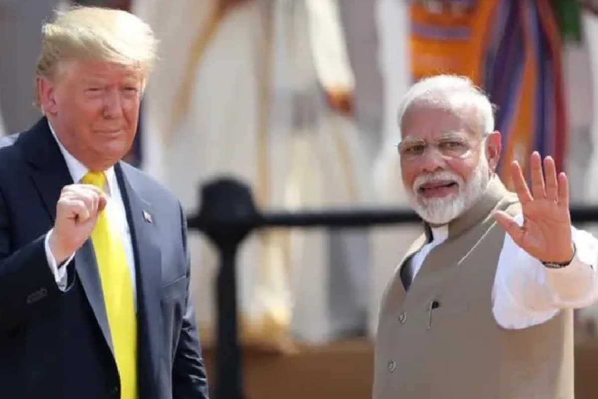 डोनाल्ड ट्रंप ने मारी प्रधानमंत्री मोदी की नकल, चीन को दिया सख्त संदेश