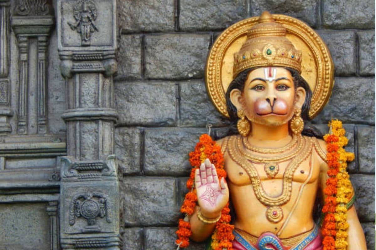 Hanuman Chalisa: जीवन में होंगे चमत्कारिक बदलाव, हनुमान चालीसा का रोजाना करें पाठ