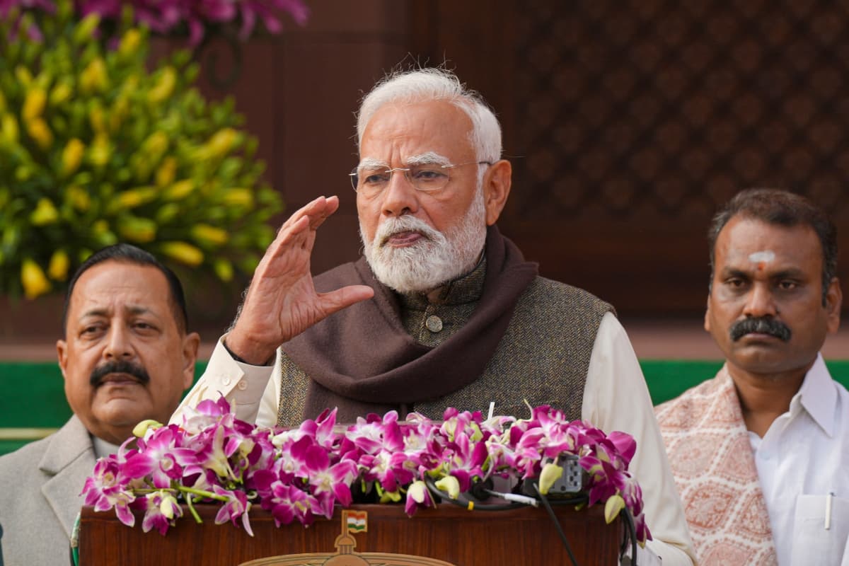 ‘बेचारी…’ वाली बयान पर घिरीं सोनिया गांधी, पीएम मोदी ने कहा- अपमान पर उतर आया ‘शाही परिवार’