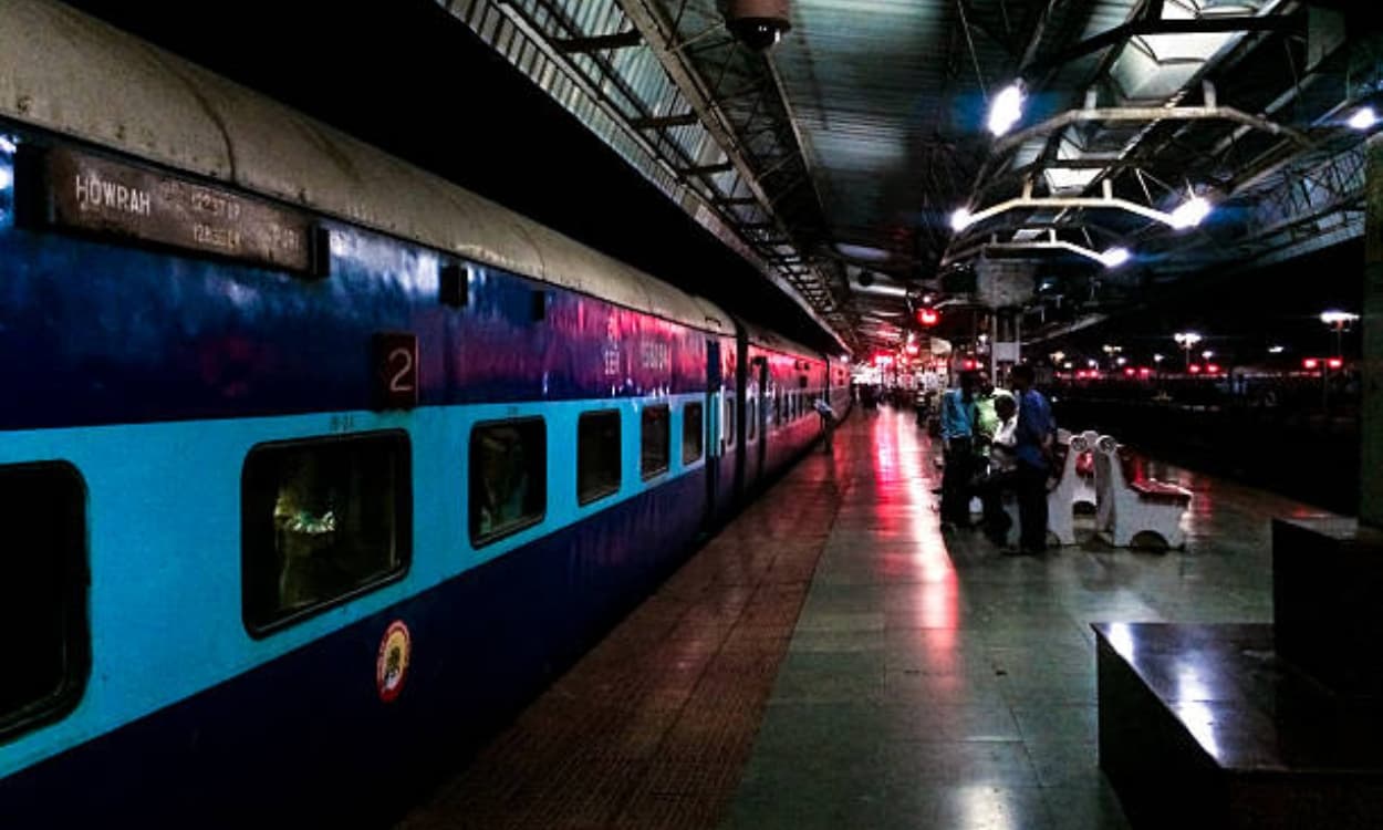 Train Rules For Night Journey: रातों में करते है ट्रेन का सफर, तो जरूर जानिए ये 4 नियम