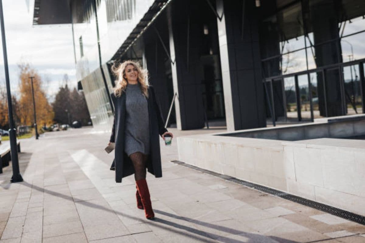Winter Fashion Tips: सर्दियों में लड़कियां पहने ये ड्रेस, लगेंगी एकदम हूर की परी