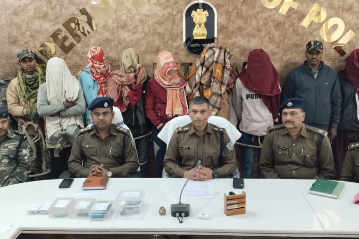 Latehar Crime News: अपराधी राहुल सिंह के 7 गुर्गे गये जेल, रंगदारी मांगने और लेवी वसूली का करते थे काम