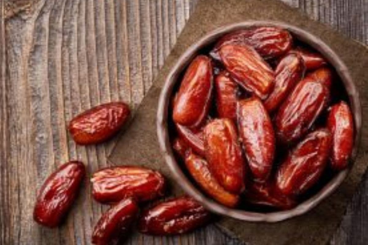Health Tips: खजूर खाने से मिलते हैं सेहत को कई फायदे, आप भी जानें