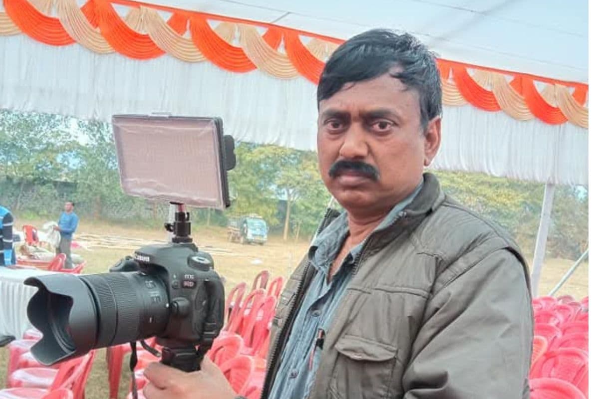 Jharkhand Crime: सरायकेला खरसावां जिले के चांडिल बाजार में अपराधियों ने दिनदहाड़े स्टूडियो मालिक को मारी गोली, टीएमएच रेफर