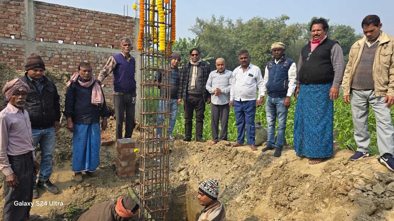 भूमि पूजन कर मंदिर निर्माण कार्य का किया शुभारंभ, डेढ़ करोड़ से बनेगी मंदिर